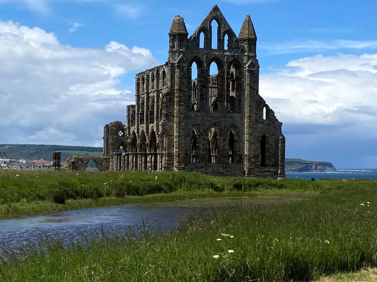 Demeter Cottage Whitby Exteriör bild